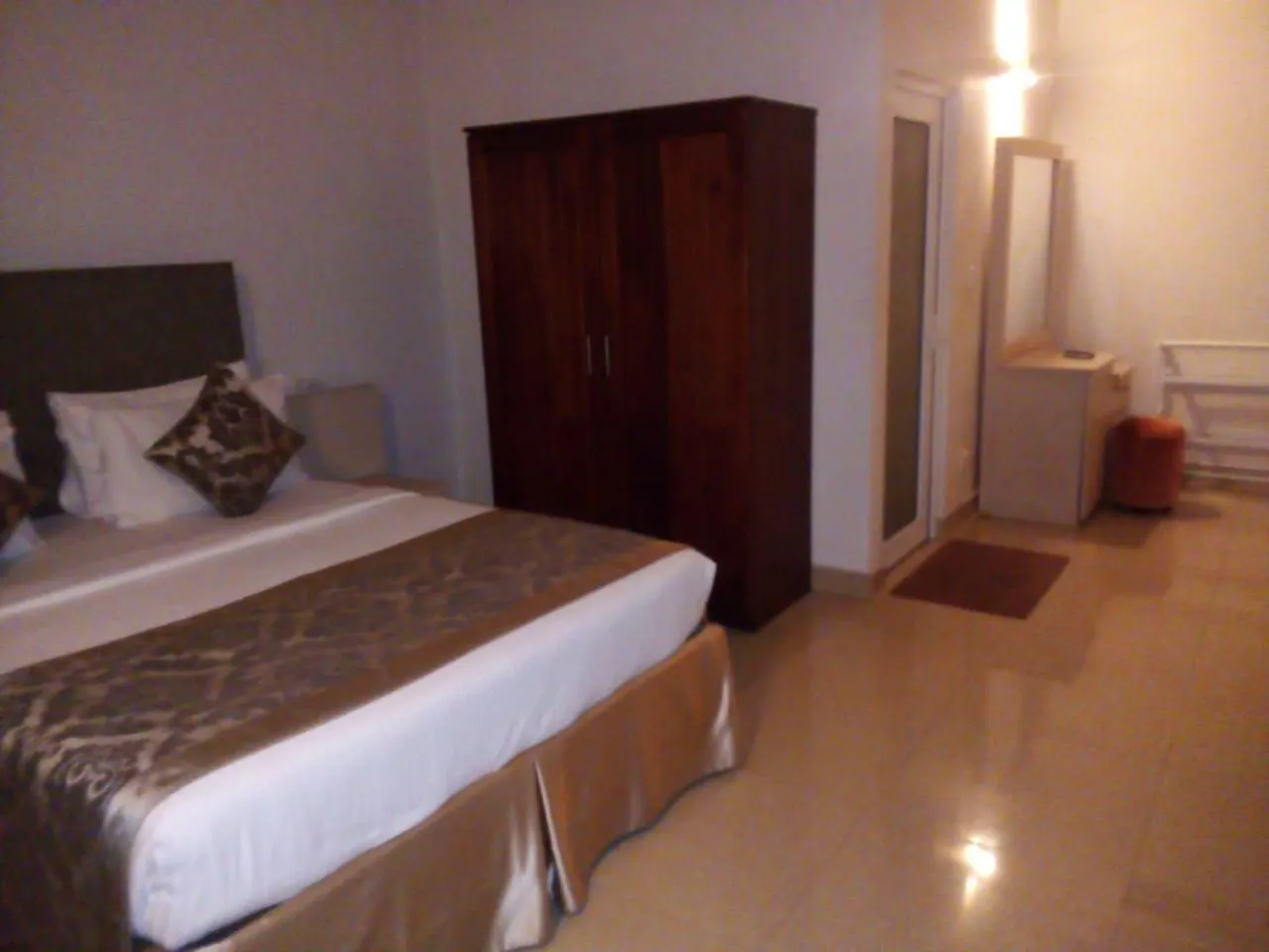 Hotel Nilakma Lagoon Negombo